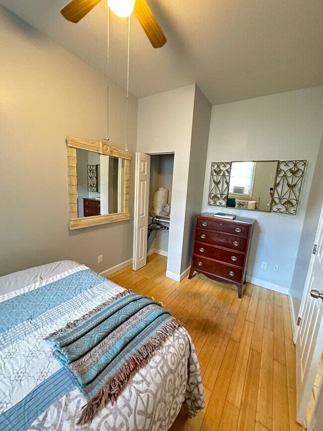 Foto del edificio - 3213 Bull St Units B&amp;C