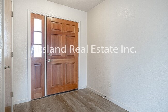 Building Photo - Manteca