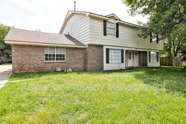 Building Photo - 1701 Oakhurst Ave