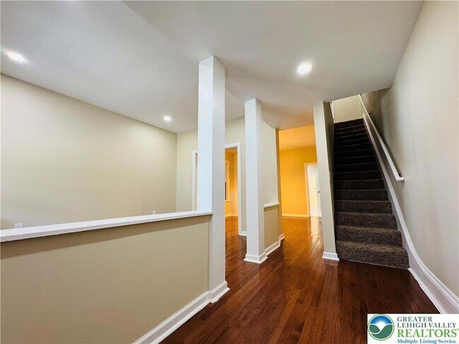 Foto del edificio - 58 N 7th St