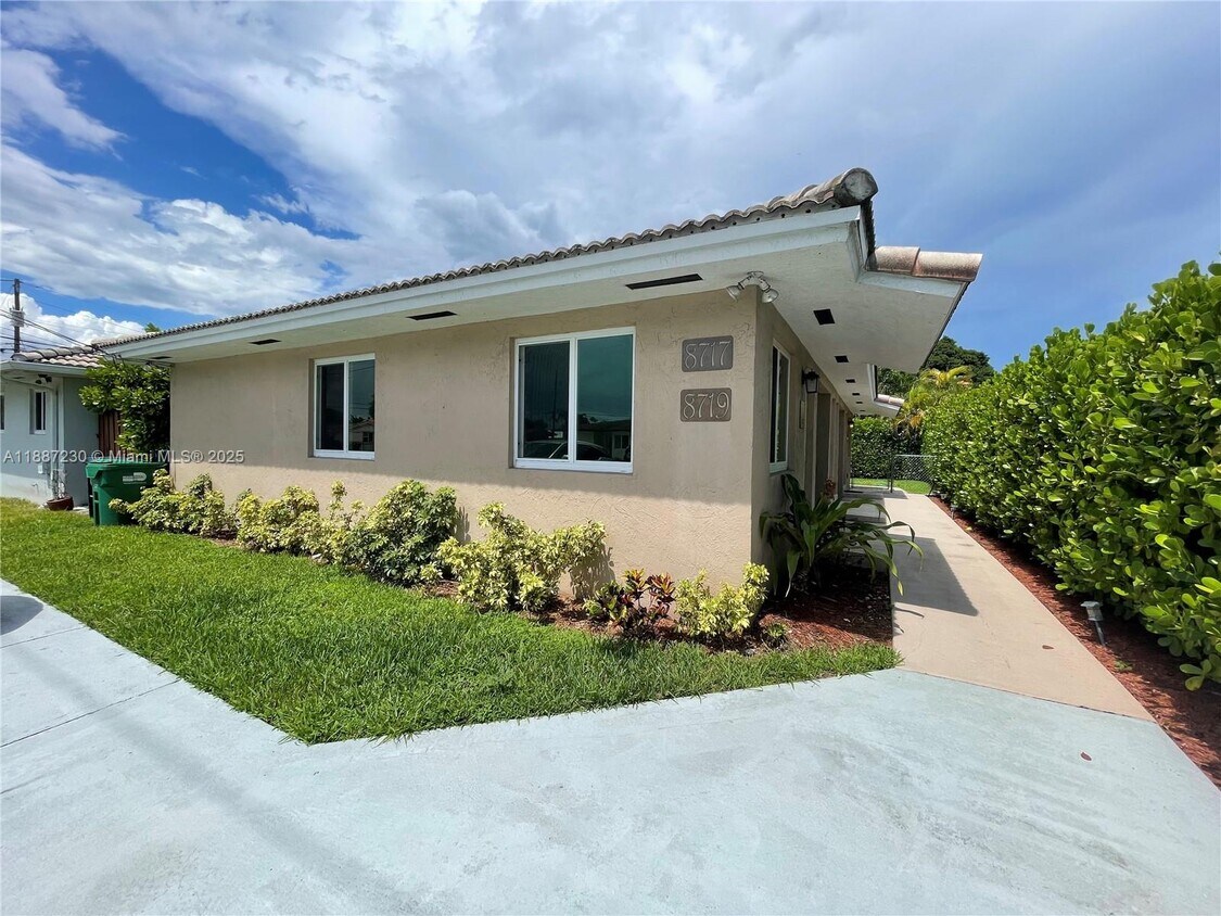 Foto principal - 8719 SW 38th St