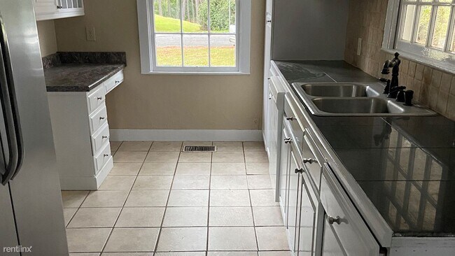 Foto del edificio - 3 br, 2 bath House - 3470 Grandview Avenue