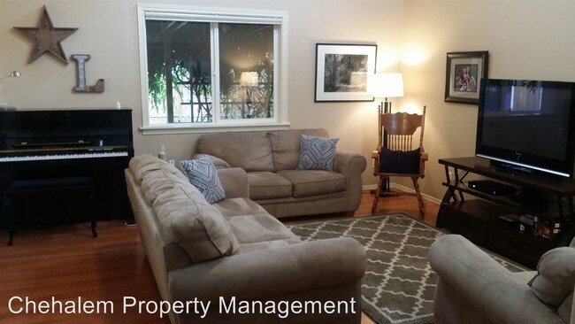 Building Photo - 114 W Myrtlewood Dr