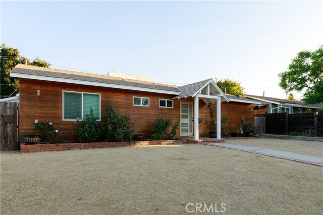 Building Photo - 24306 Victory Blvd