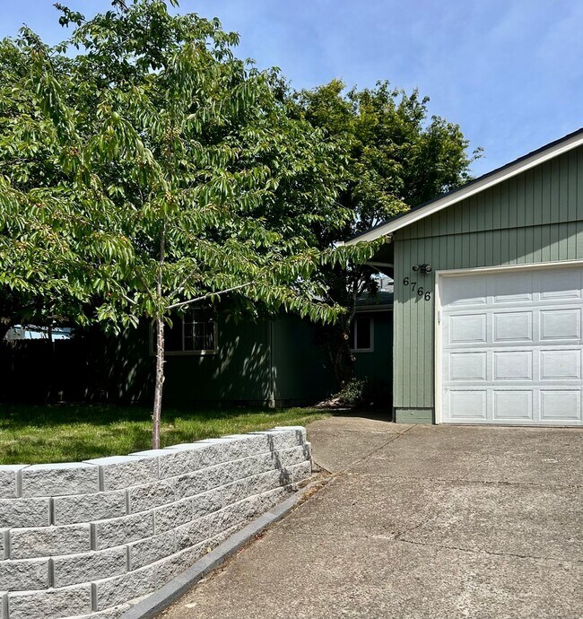 Foto del edificio - Charming Single Level Home - Keizer