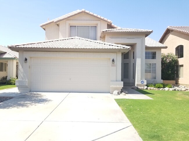 Foto del edificio - Stunning 4 bedroom 3 bath