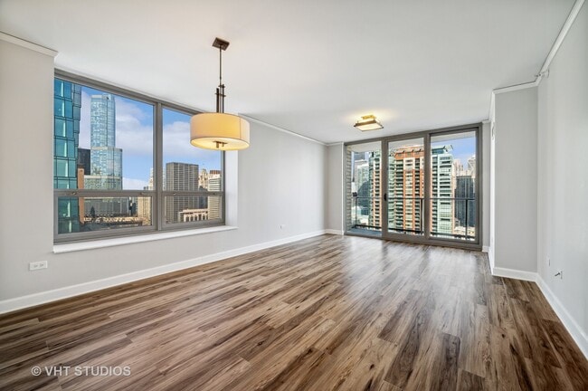 Building Photo - 420 E Waterside Dr