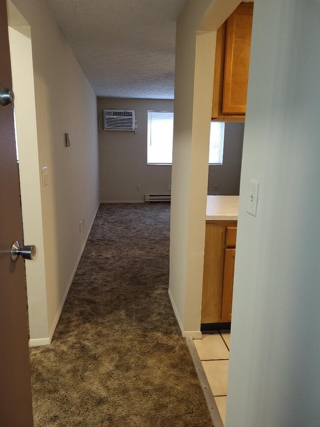 Building Photo - 895 Ohio Pike