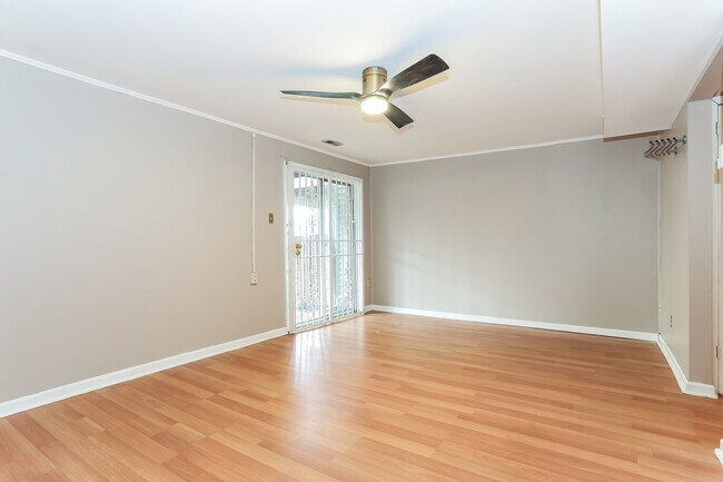 Photo - 8202 Ashford Blvd Townhome