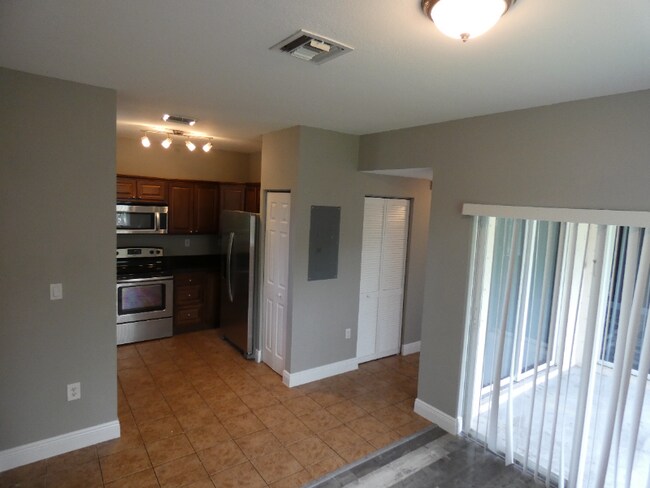 Foto del edificio - 17343 NW 7th Ave