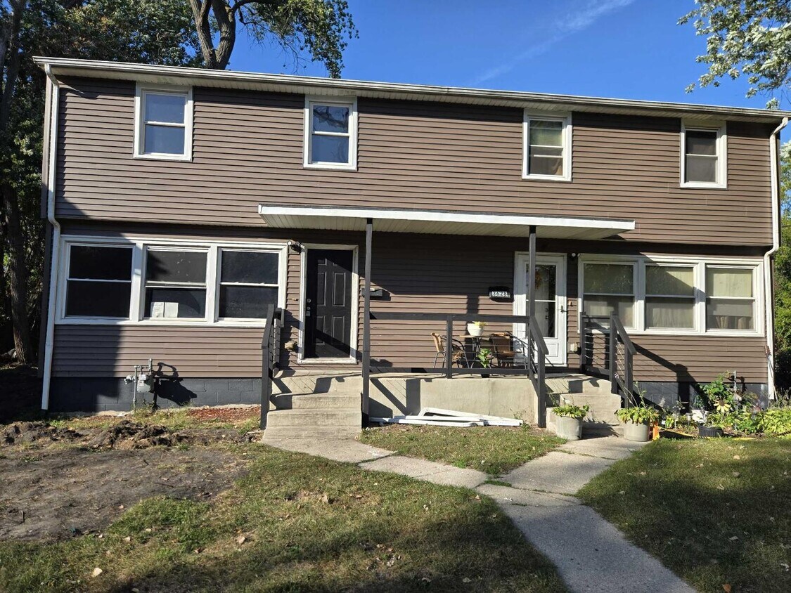 Foto principal - 3616-18 East 9th Avenue, Gary IN 46403