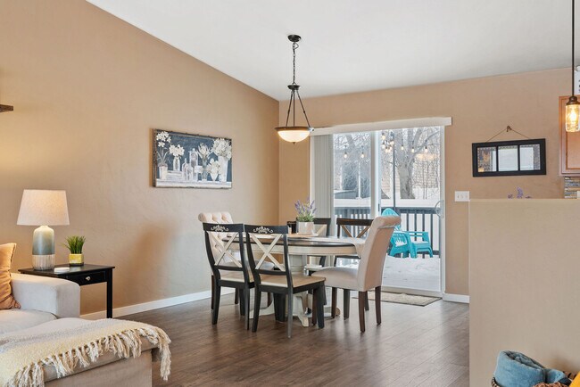 Foto del edificio - 18 Carnegie Dr