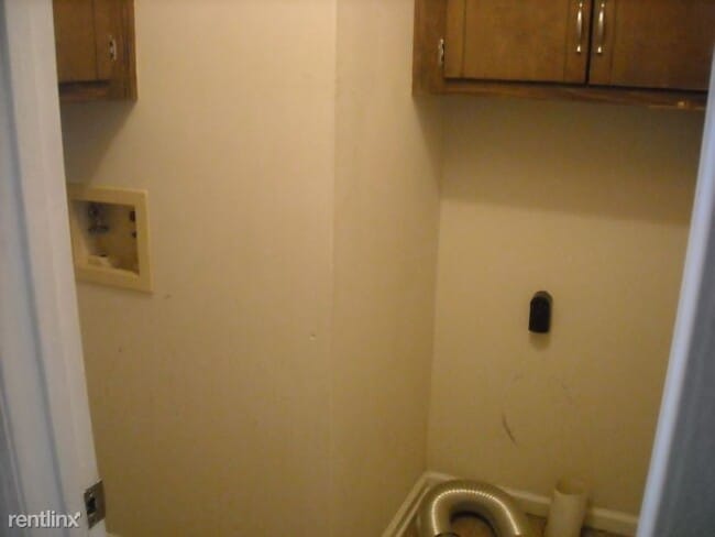 Building Photo - 312 Highland Park Dr