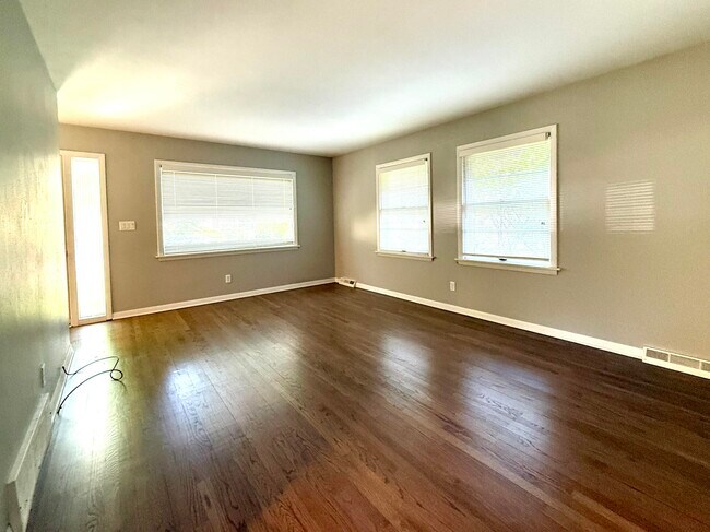Building Photo - 5663 N Consaul Pl