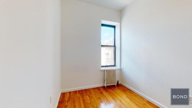 Building Photo - 3 bedroom in Manhattan NY 10003