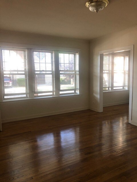 Foto principal - 4852 W Wrightwood Ave