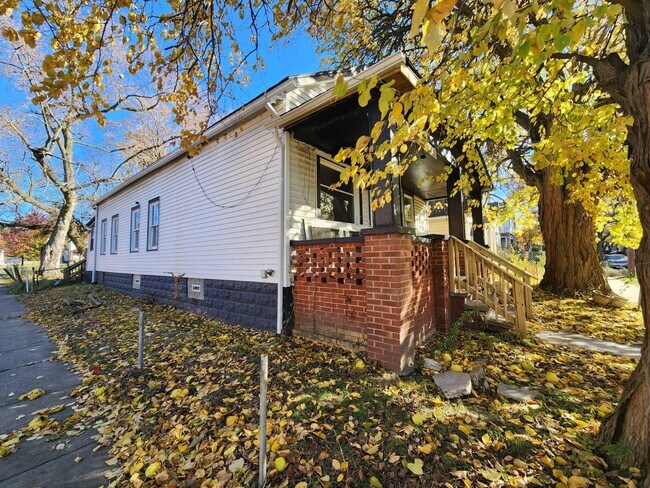 Foto del edificio - Charming 4-Bedroom Property in Prime Location