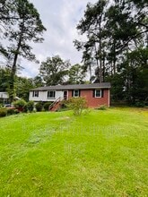 Building Photo - 714 N Pinetta Dr