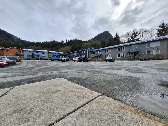 Building Photo - 1050 Salmon Creek Ln