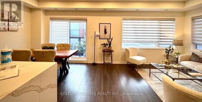 Photo du bâtiment - 220 Lagerfeld Dr