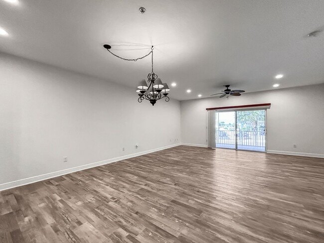 Building Photo - Stunning 3-Story Beach Townhome – Steps from the Gulf! 3bed|3bath
