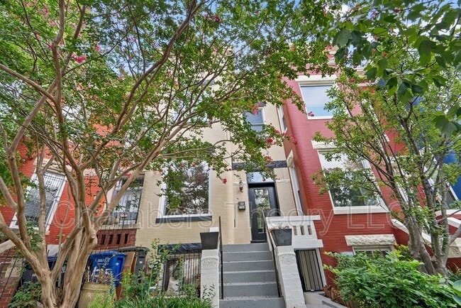 Foto del edificio - 1745 1st St NW