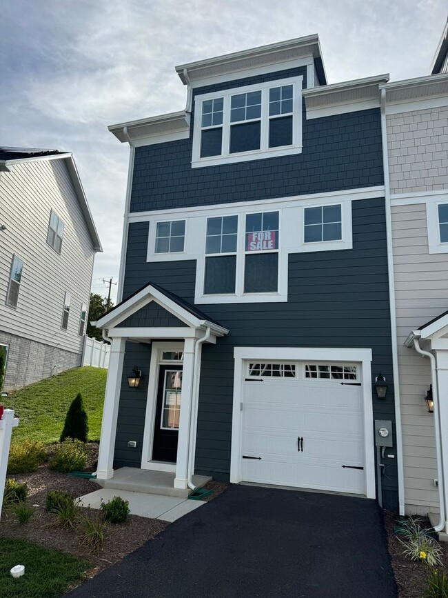 Building Photo - New Construction Townhouse for Lease with ...