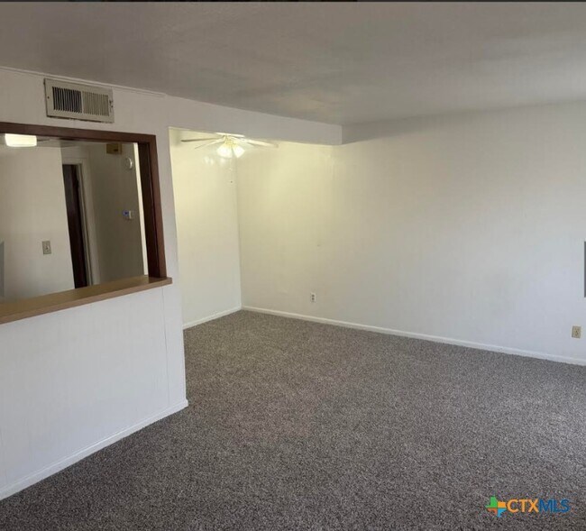 Foto del edificio - 302 Palmwood Dr