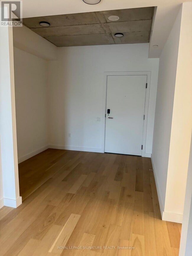 Photo du bâtiment - 1720 Bayview Ave