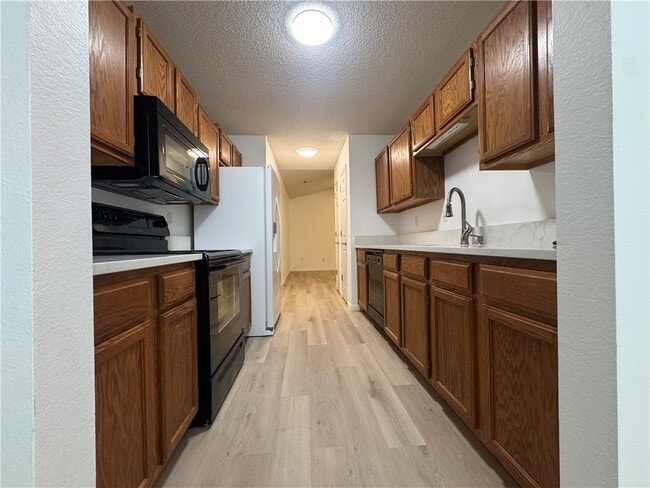 Building Photo - 1602 Parkview Pl