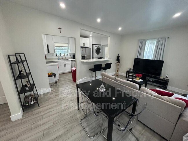 Foto del edificio - 1230 NW 125th St