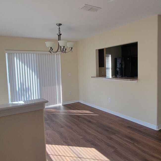 Foto del edificio - 391 Carina Cir