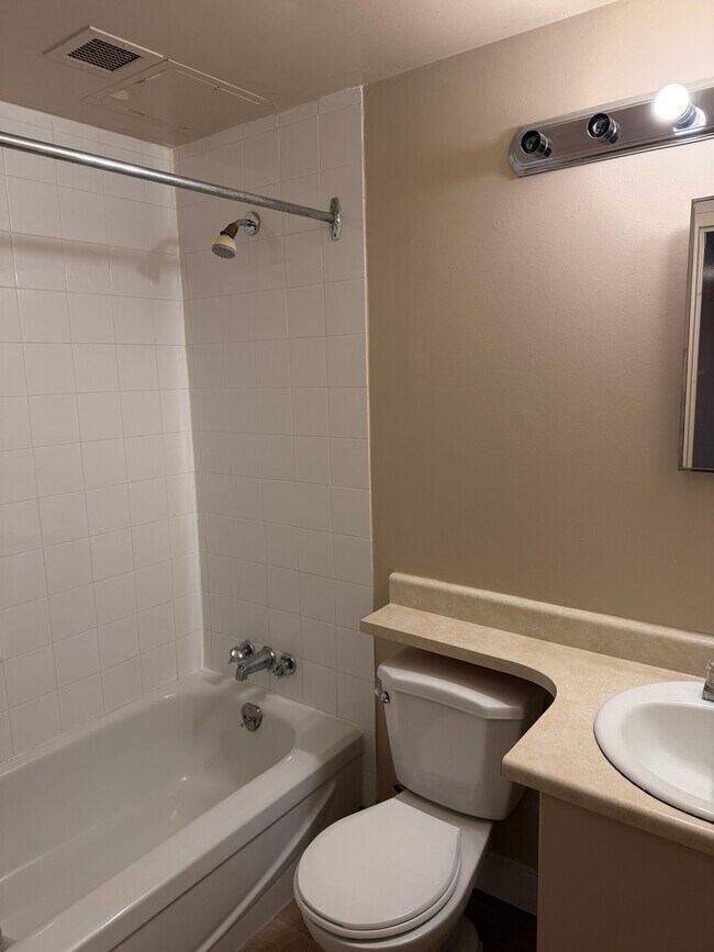 Photo du bâtiment - 330 on 25th