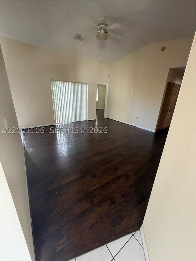 Building Photo - 960 NE 214th Ln