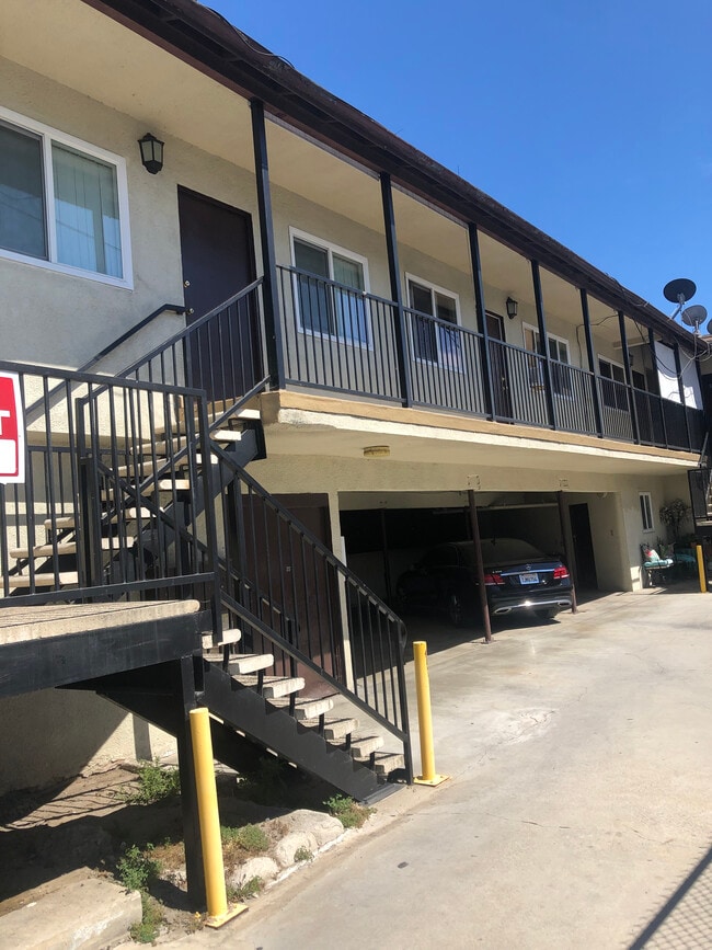 Building Photo - 1068 E Artesia Blvd