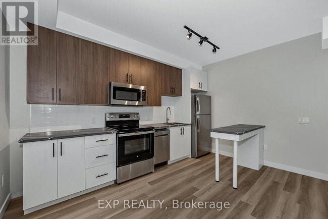 Photo du bâtiment - 211 Armstrong St