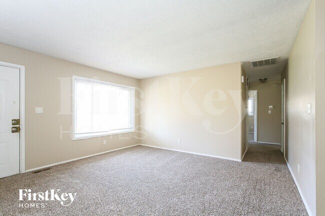 Building Photo - 8209 E 37th Pl