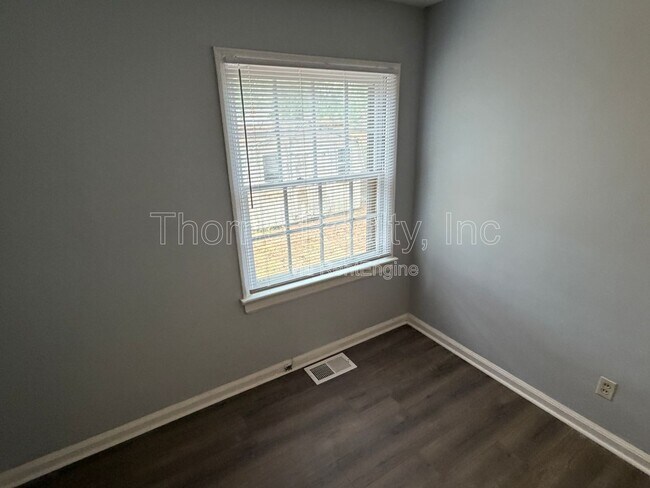 Foto del edificio - 1416 Rosewood Ave