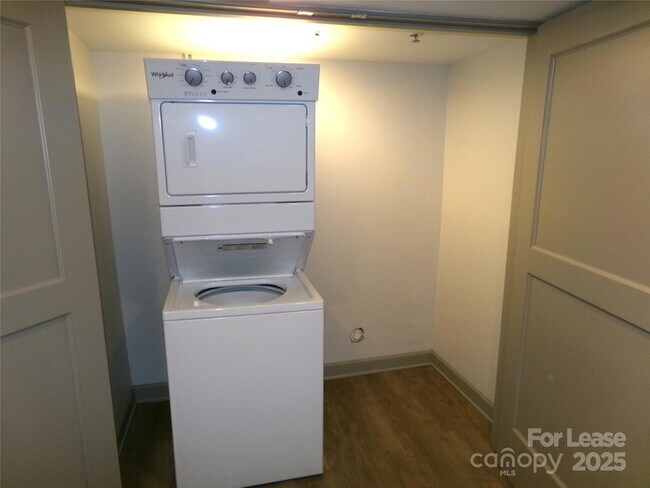 Building Photo - 197 N 2nd St