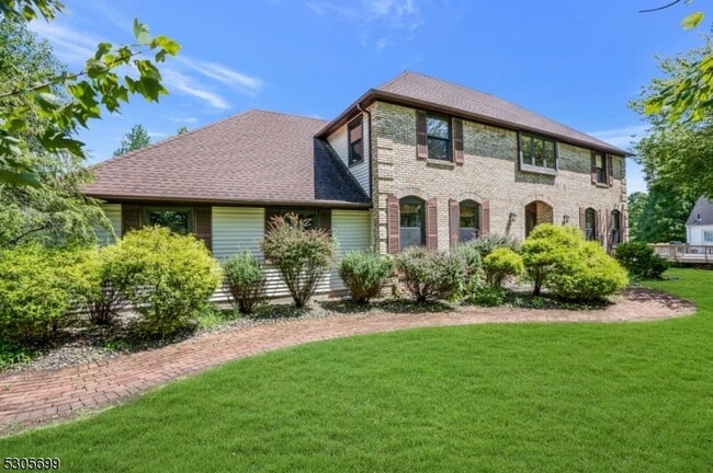 Foto del edificio - 34 Willow Brook Ln