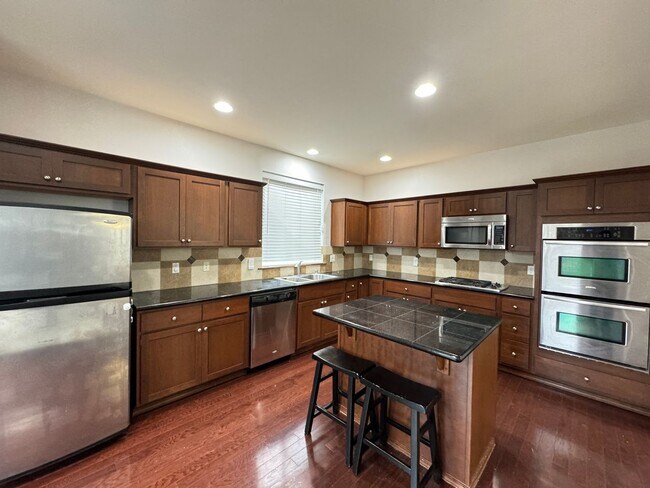 Foto del edificio - Luxurious 4BR/3BA Home for Rent