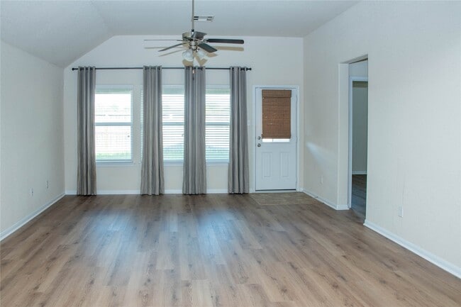Foto del edificio - 14910 Hope Hills Ln