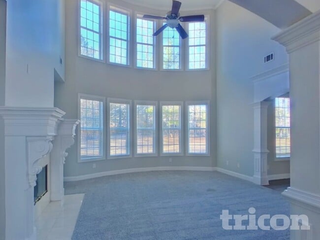 Building Photo - 3620 Little Spring Dr