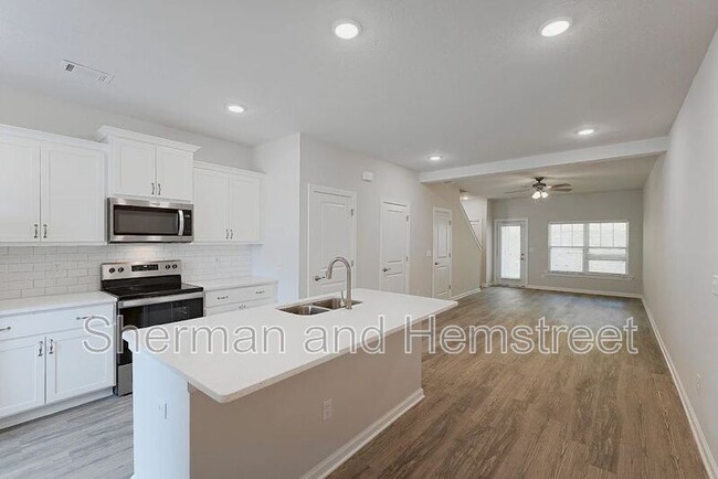 Building Photo - 2065 Lotus Dr