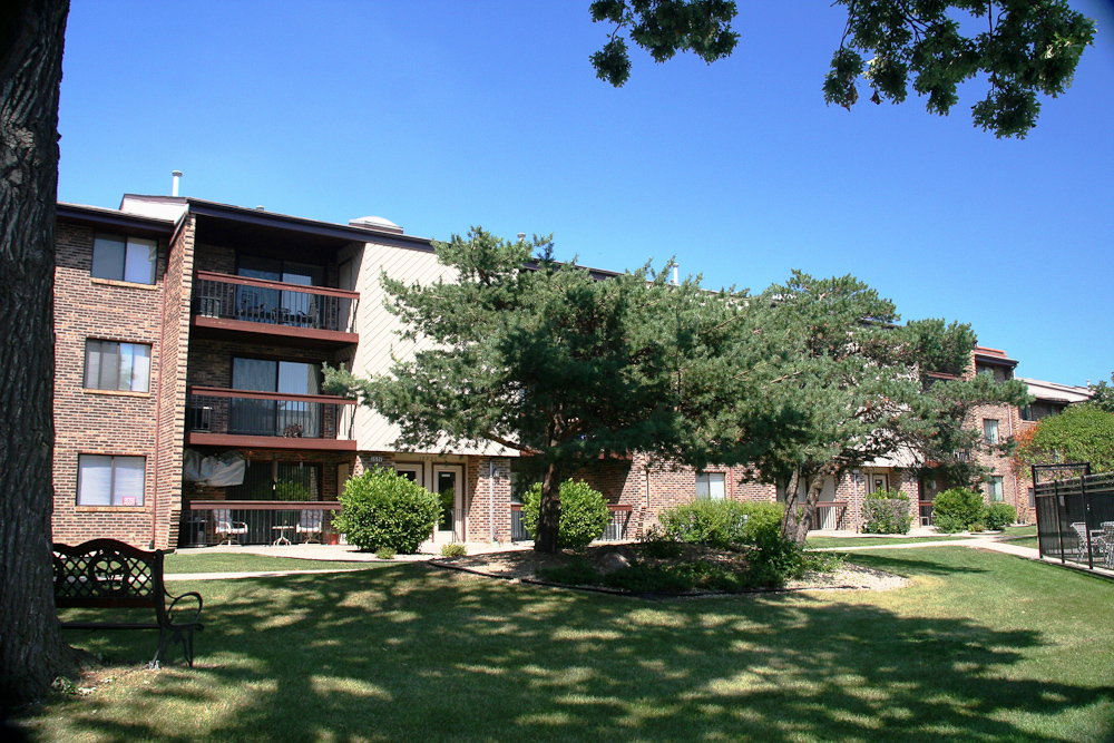 Building Exterior - Rustic Oaks