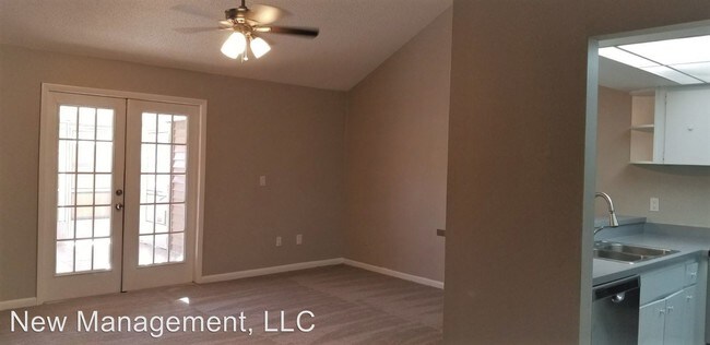 Building Photo - 1805 Clearbrooke Dr