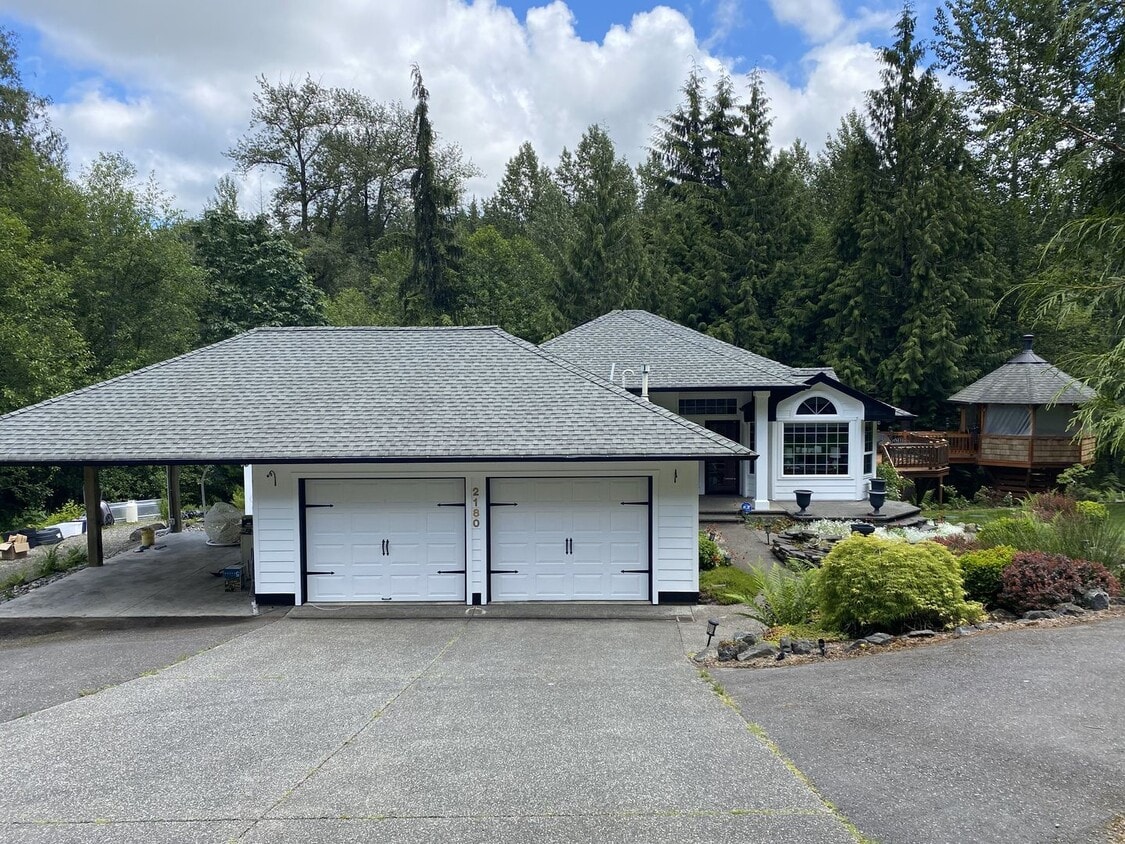 Primary Photo - Lease Takeover! One-level 3 bdrm, 2.5 bath...