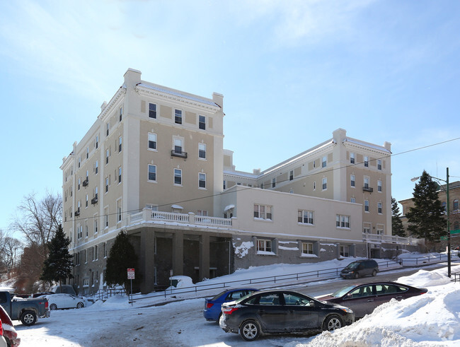 Building Photo - Pontiac Terrace Apartments