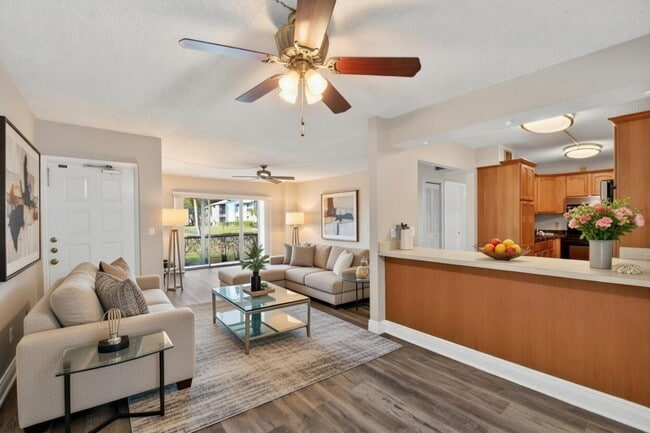 Building Photo - 1013 Green Pine Blvd