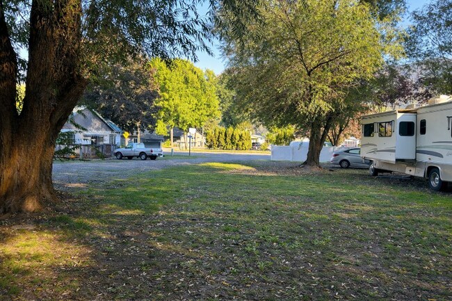 Building Photo - 85 Canoe Cp Lp